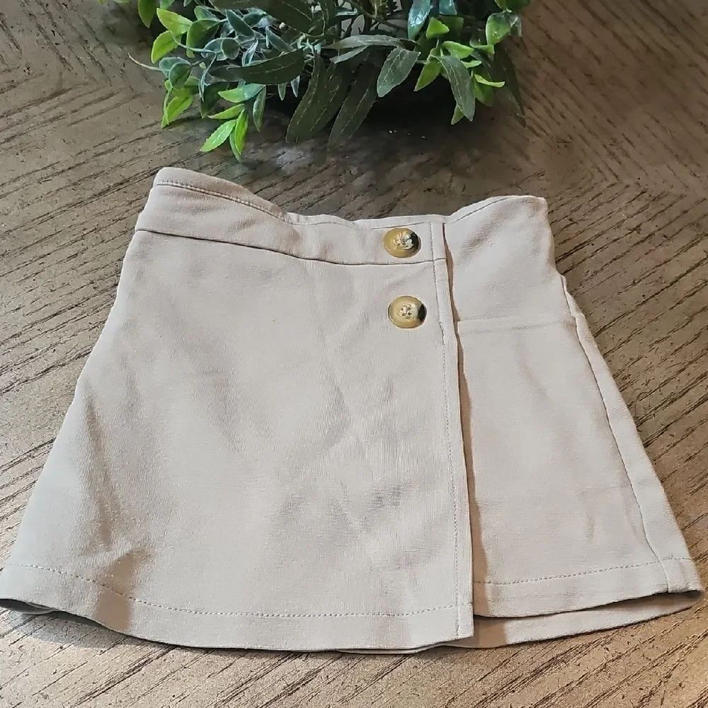 French Toast Tan XS Skirt With Shorts